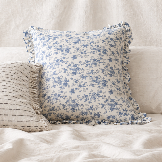 Cojín floreado Azul con Ruffles