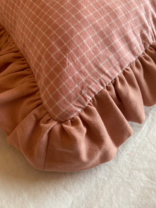 Funda cojín vuelos vichy, rosa y lino